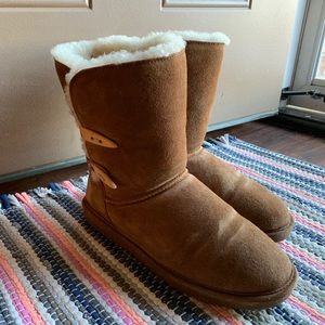 Bearpaw fuzzy boots